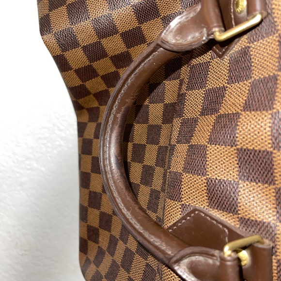 Gently Worn Louis Vuitton Speedy 30 Damier Ebene - Picture 14 of 16
